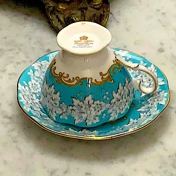 ROYAL ALBERT ENCHANTMENT FOOTED DEM CUP & SAUCER SET VINTAGE MADE ENGLAND BONE - Picture 7 of 16